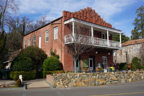 [Picture of Imperial Hotel]